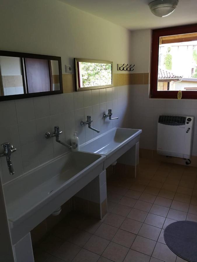 Ostello Di San Germano Borgofranco d'Ivrea Bagian luar foto